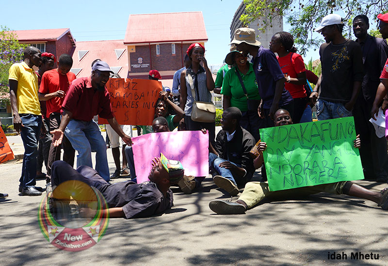 Teachers promise to join striking nurses, demand wage and allowance increase