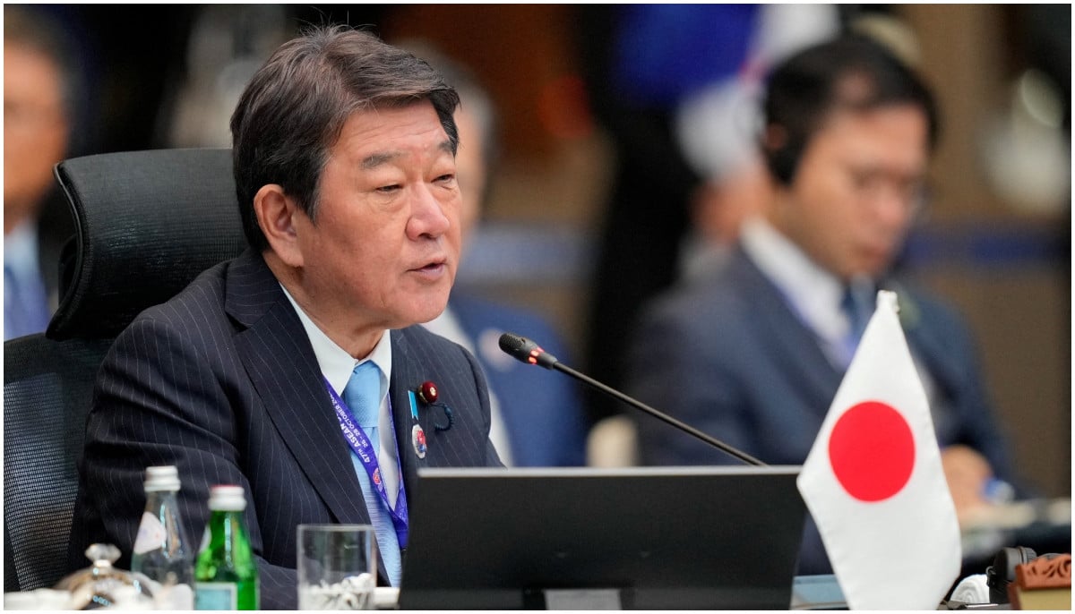 Japan foreign minister speaks about military deployment in the Strait of Hormuz for minesweeping